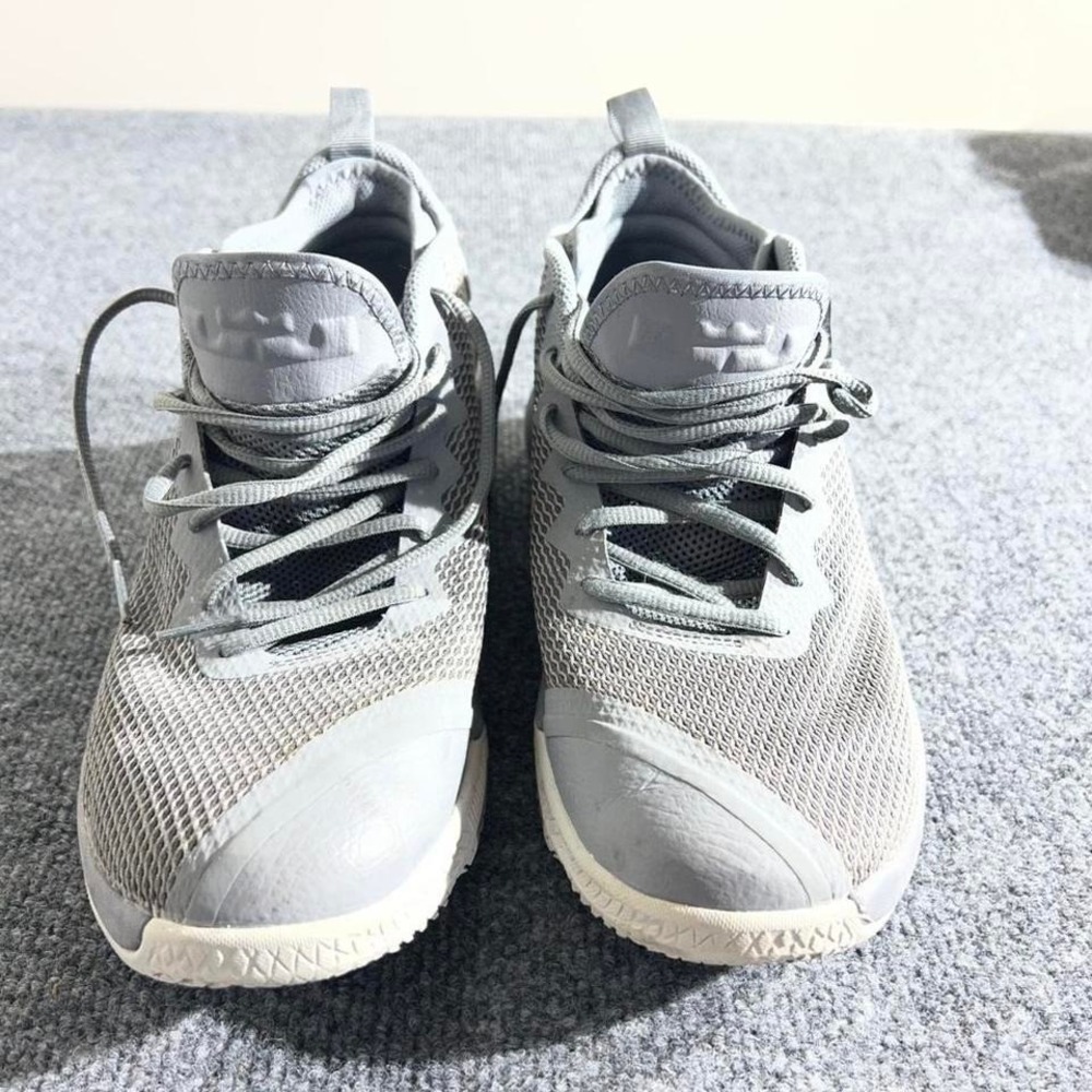 Nike LeBron Witness II Grey Gold Basketball Shoes Mens 9.5 942518-006 Camo